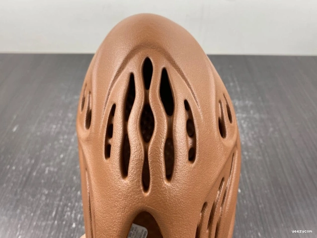 Yeezy HP5335 Clay Adidas Foam Red RNR 1030